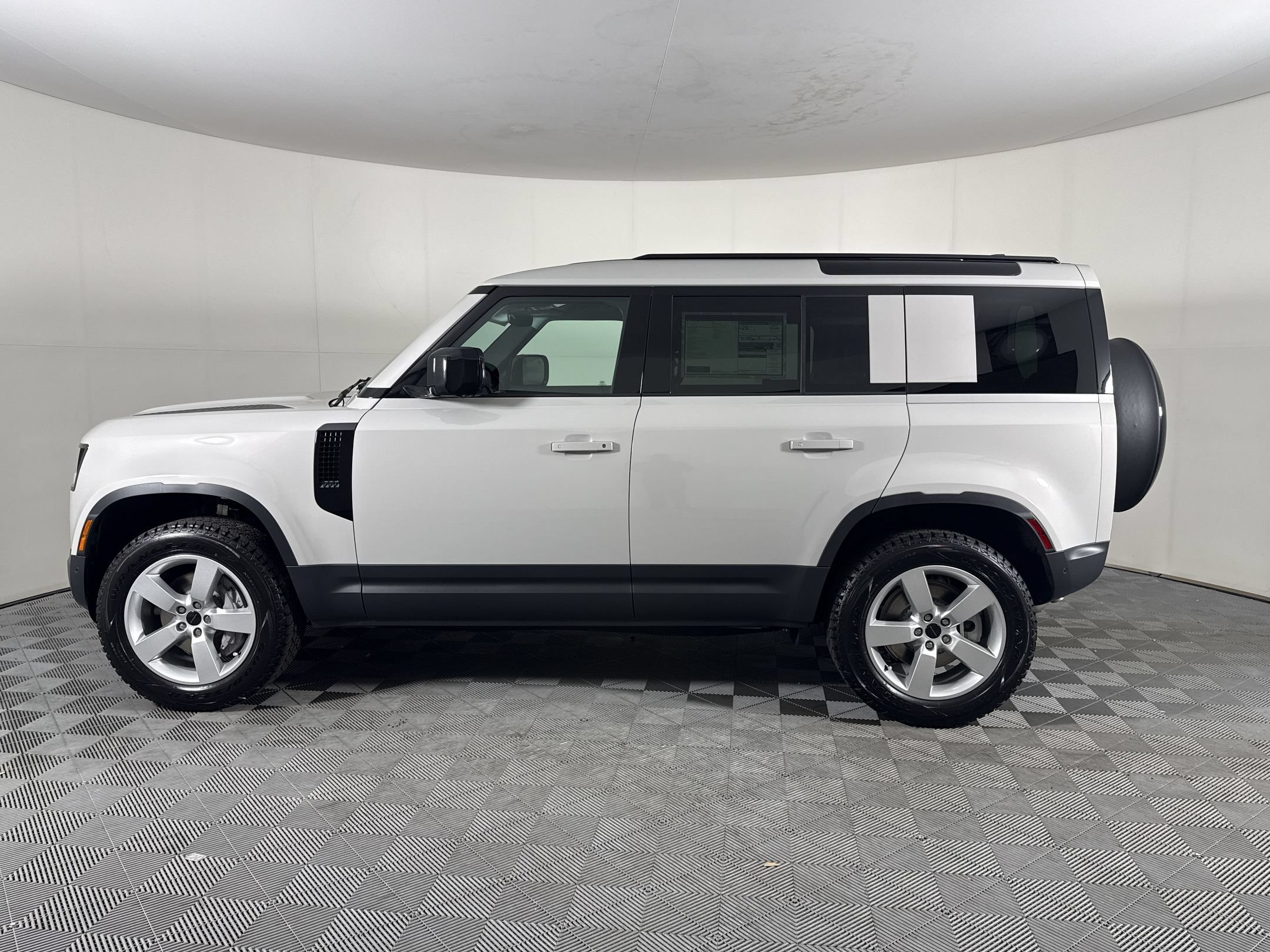 New 2026 Land Rover Defender 110 S AWD/4WD image 2