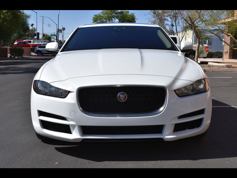Used 2019 Jaguar XE Premium RWD image 8
