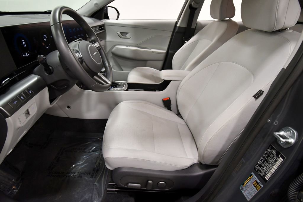 Used 2025 Hyundai Kona SEL image 14