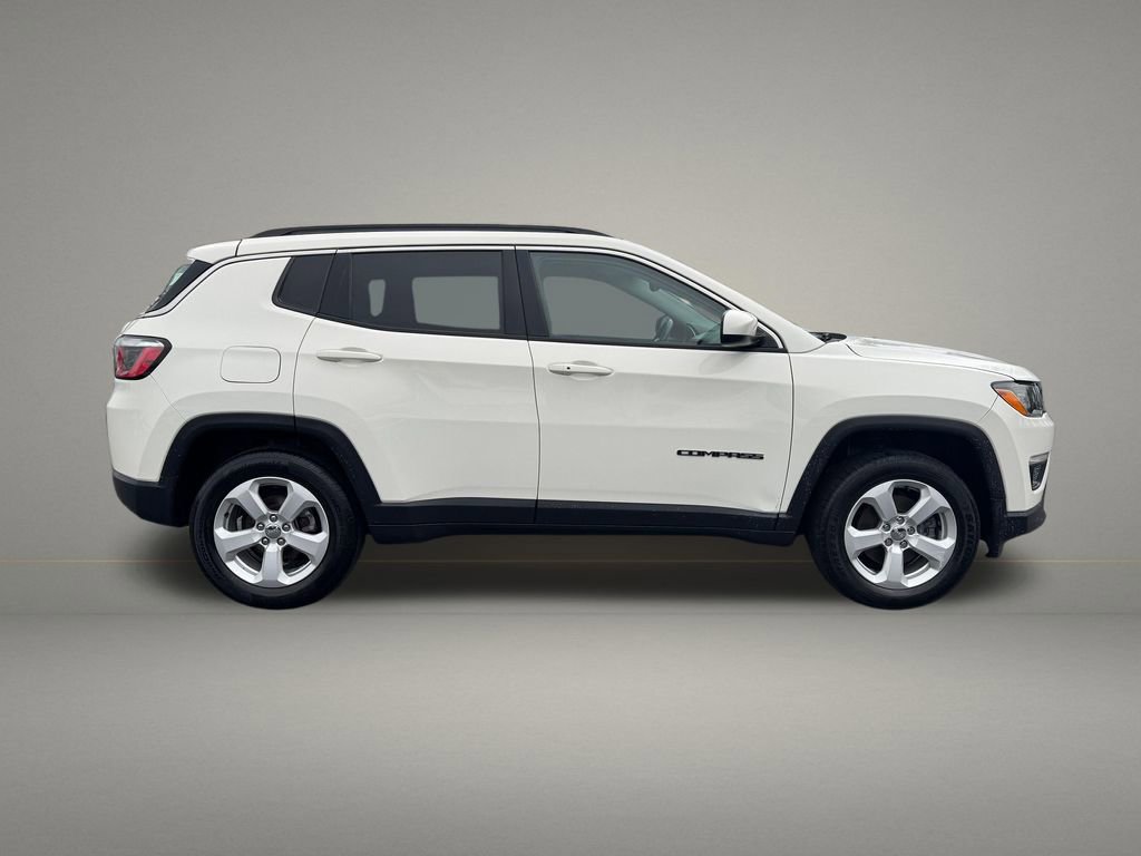Used 2018 Jeep Compass Latitude w/ Popular Equipment Group AWD/4WD image 6