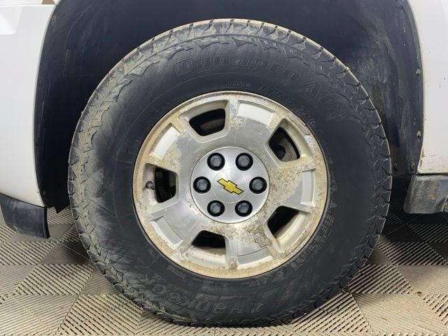 Used 2009 Chevrolet Suburban LT AWD/4WD image 34