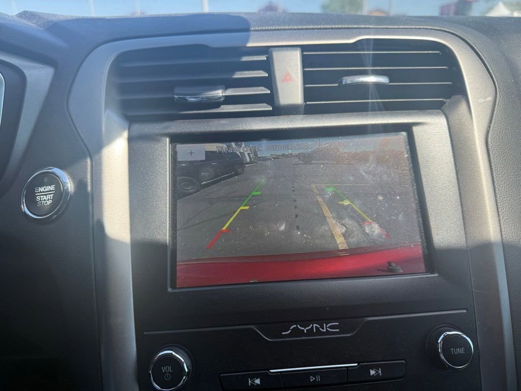 Used 2020 Ford Fusion SE FWD image 10