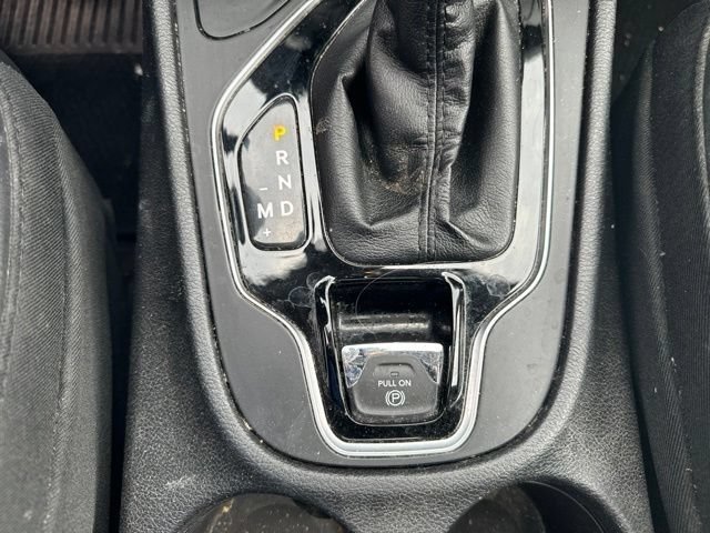 Used 2019 Jeep Cherokee Overland w/ Technology Group AWD/4WD image 16