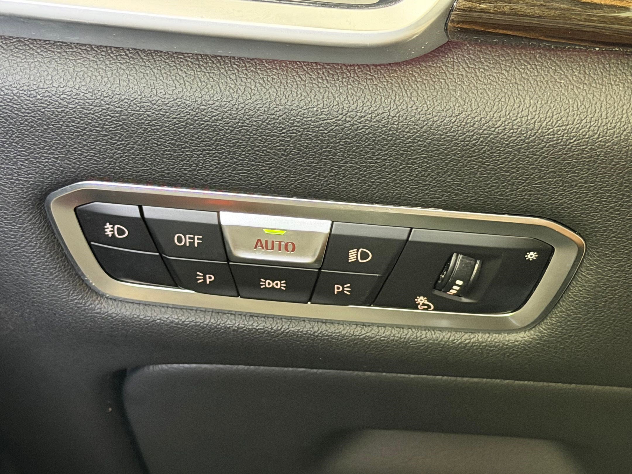 Used 2021 BMW X5 sDrive40i w/ Premium Package image 26