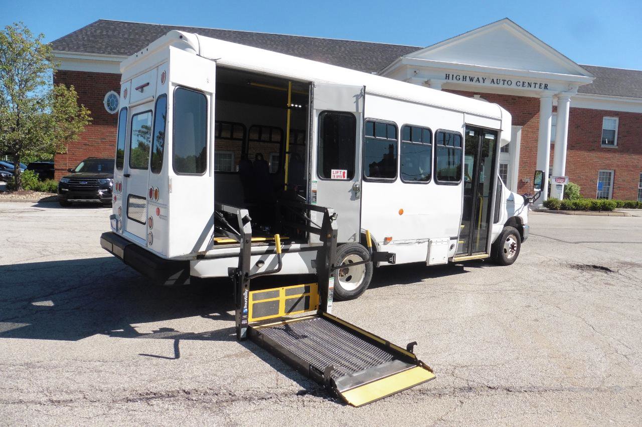 Used 2017 Ford E-450 and Econoline 450 Super Duty w/ Shuttle Bus Prep Package RWD image 26