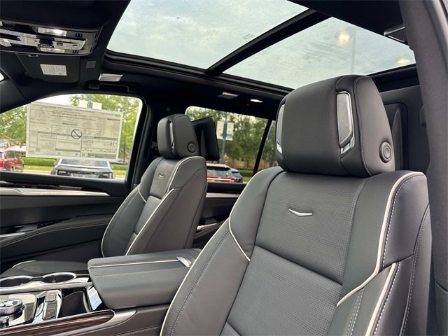 New 2026 Cadillac Escalade Luxury w/ LPO, Radiant Package image 20
