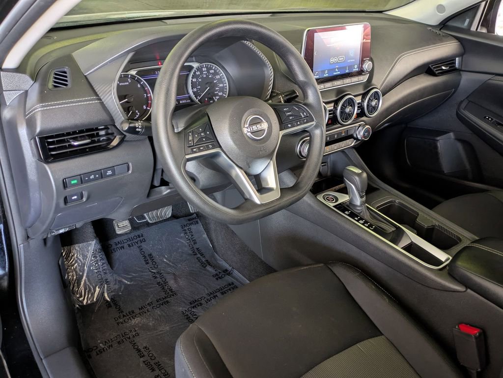 Used 2025 Nissan Sentra SV FWD image 14