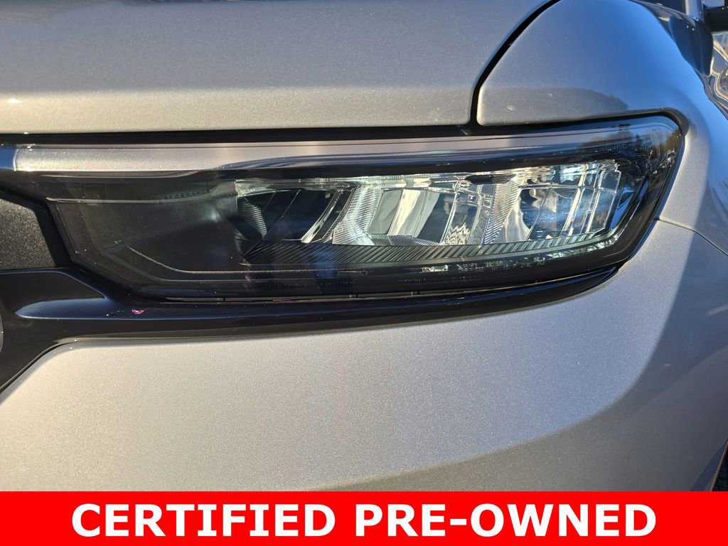 Used 2025 Jeep Grand Cherokee Limited w/ Black Appearance Package image 32