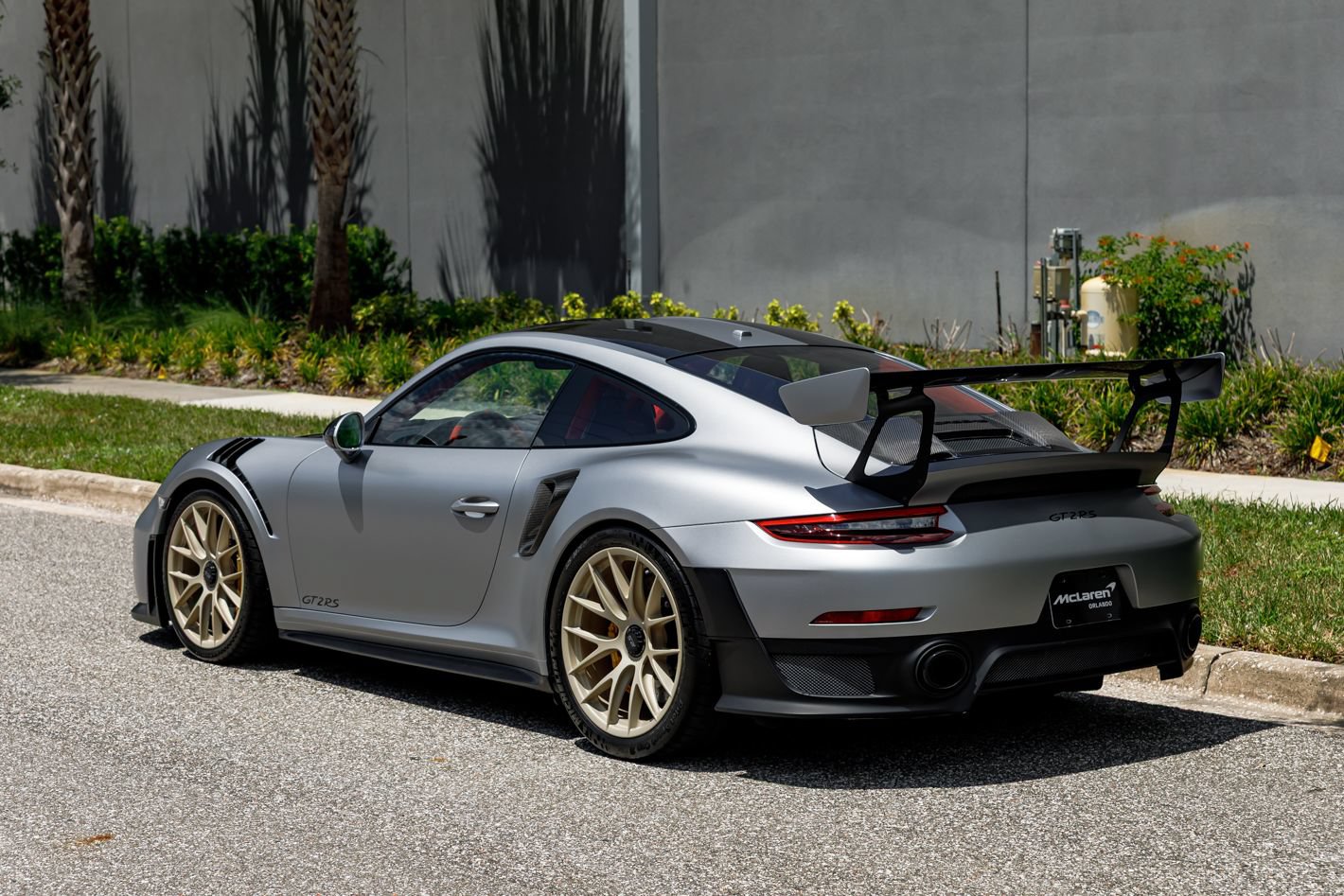 Used 2018 Porsche 911 GT2 RS w/ Weissach Package RWD image 23