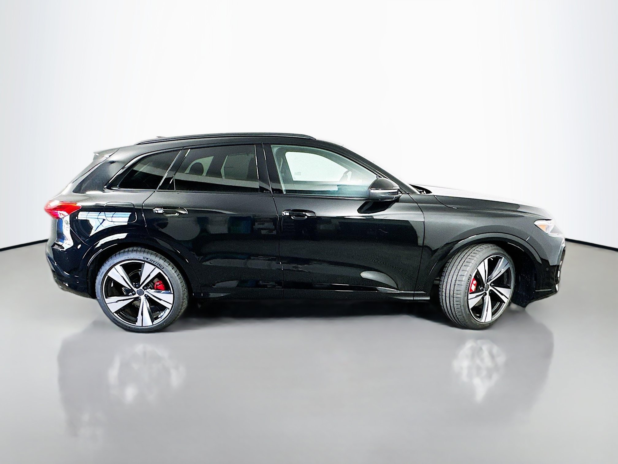 New 2026 Audi SQ5 Premium Plus AWD/4WD image 8