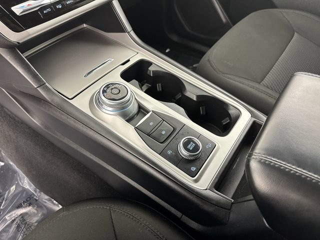Used 2022 Ford Explorer XLT AWD/4WD image 16