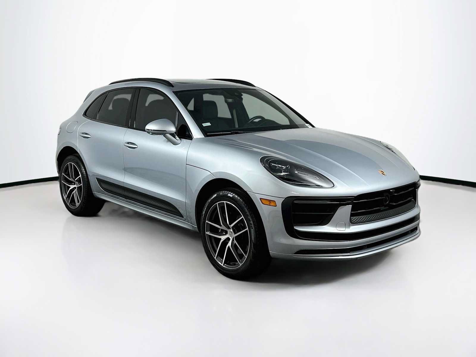 Certified 2026 Porsche Macan AWD/4WD image 7