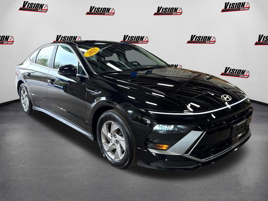 Certified 2025 Hyundai Sonata SE image 3