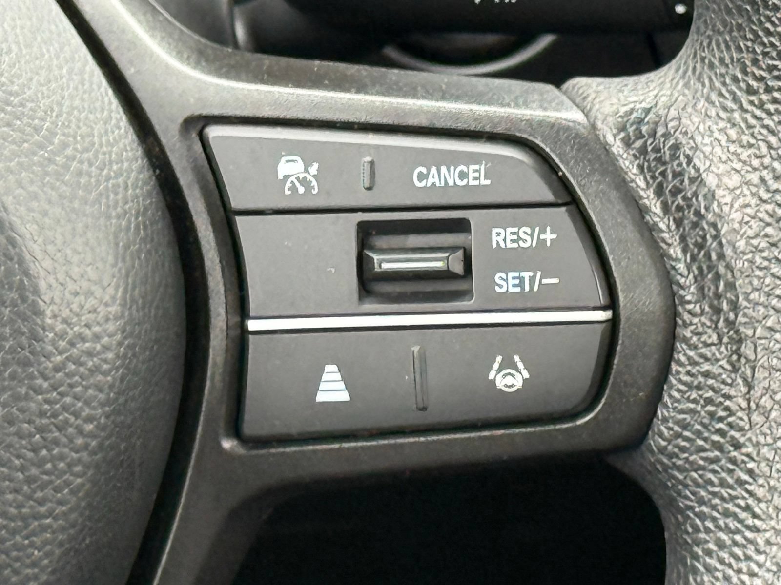 Used 2024 Honda HR-V LX image 31