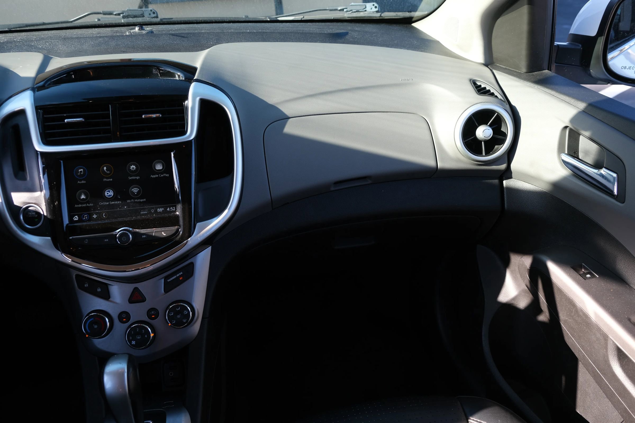 Used 2018 Chevrolet Sonic Premier w/ Driver Confidence Package image 22