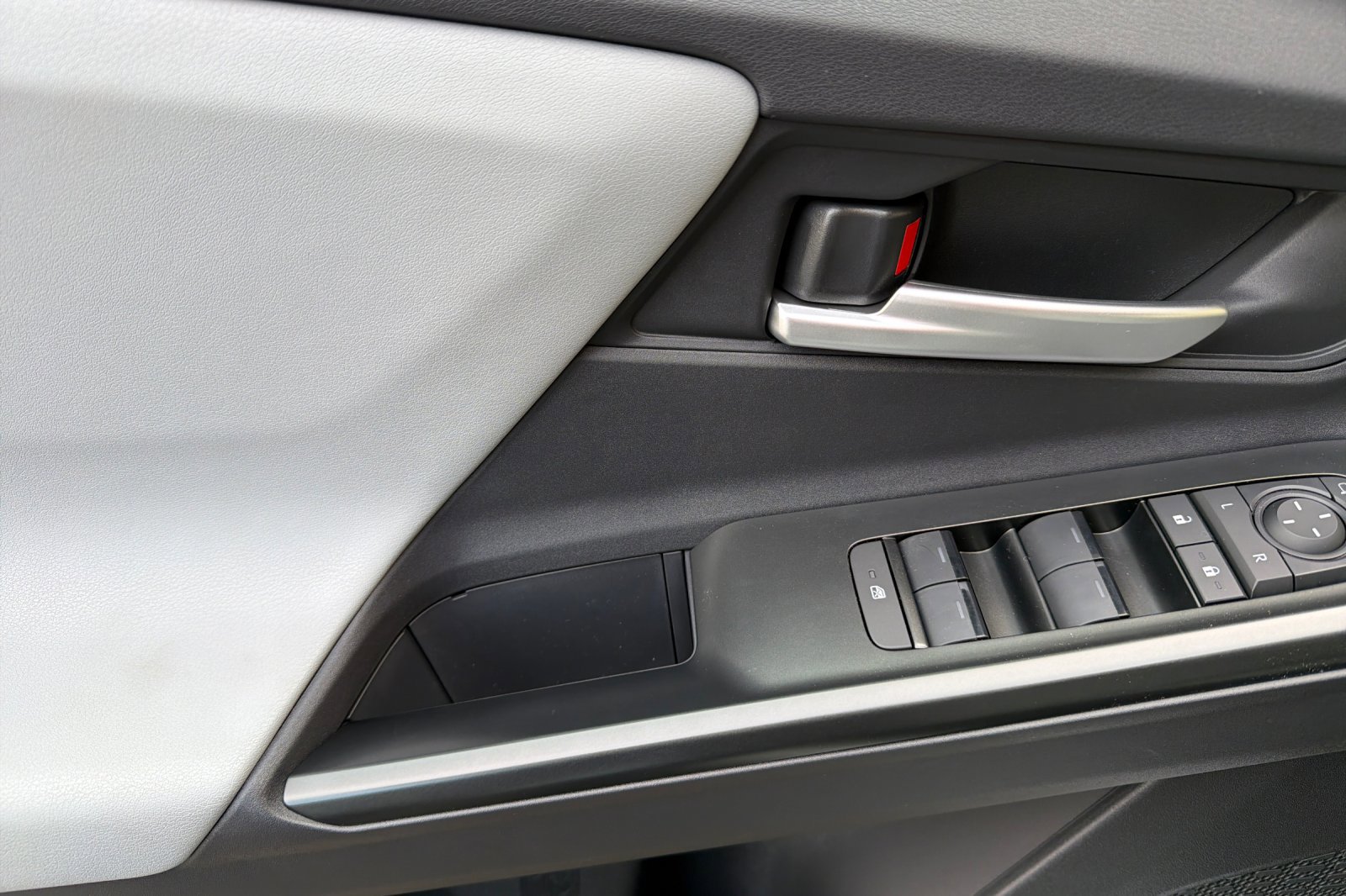 New 2026 Subaru Solterra Premium image 11