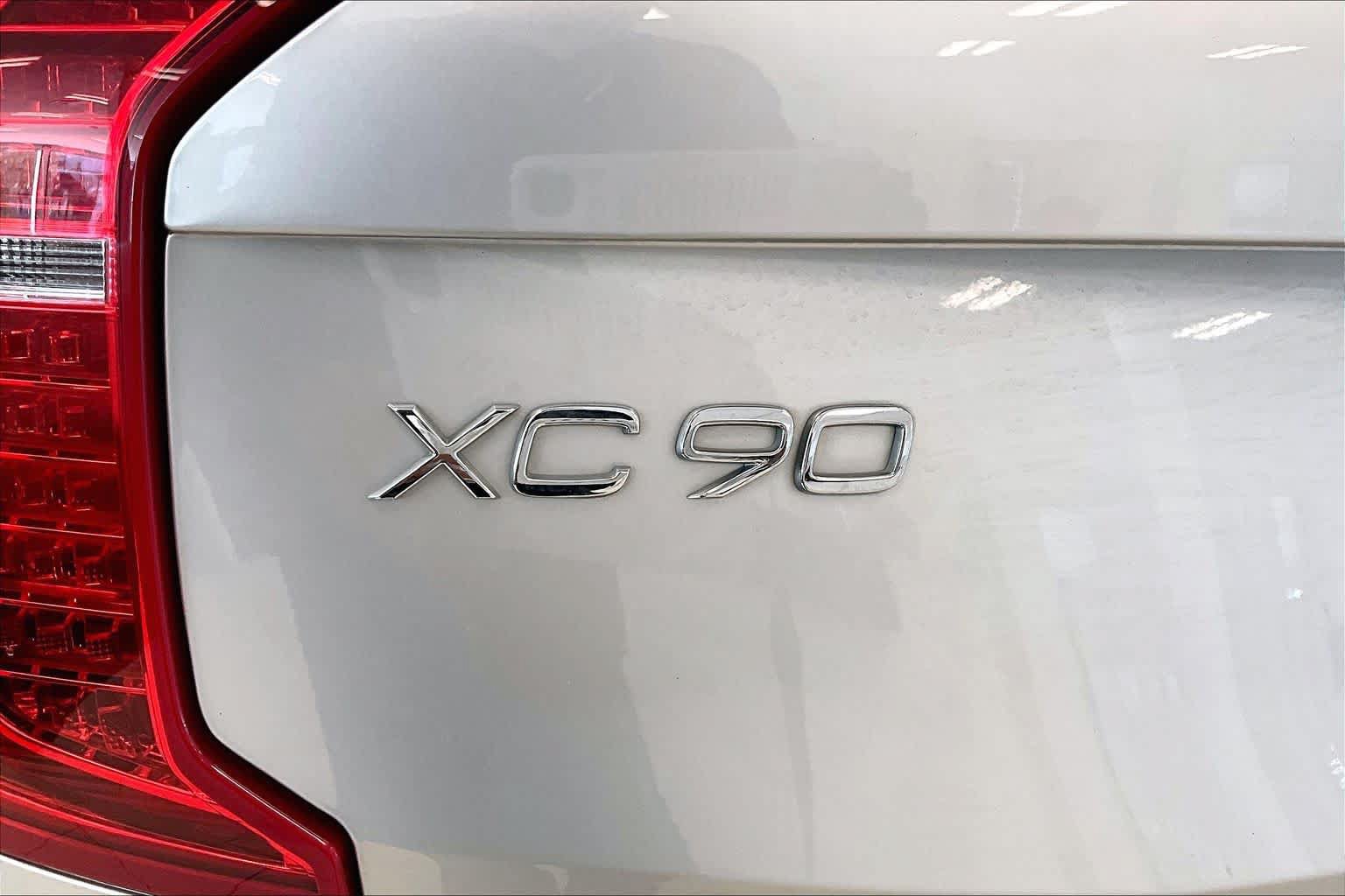 Used 2022 Volvo XC90 T5 Momentum w/ Climate Package FWD image 29