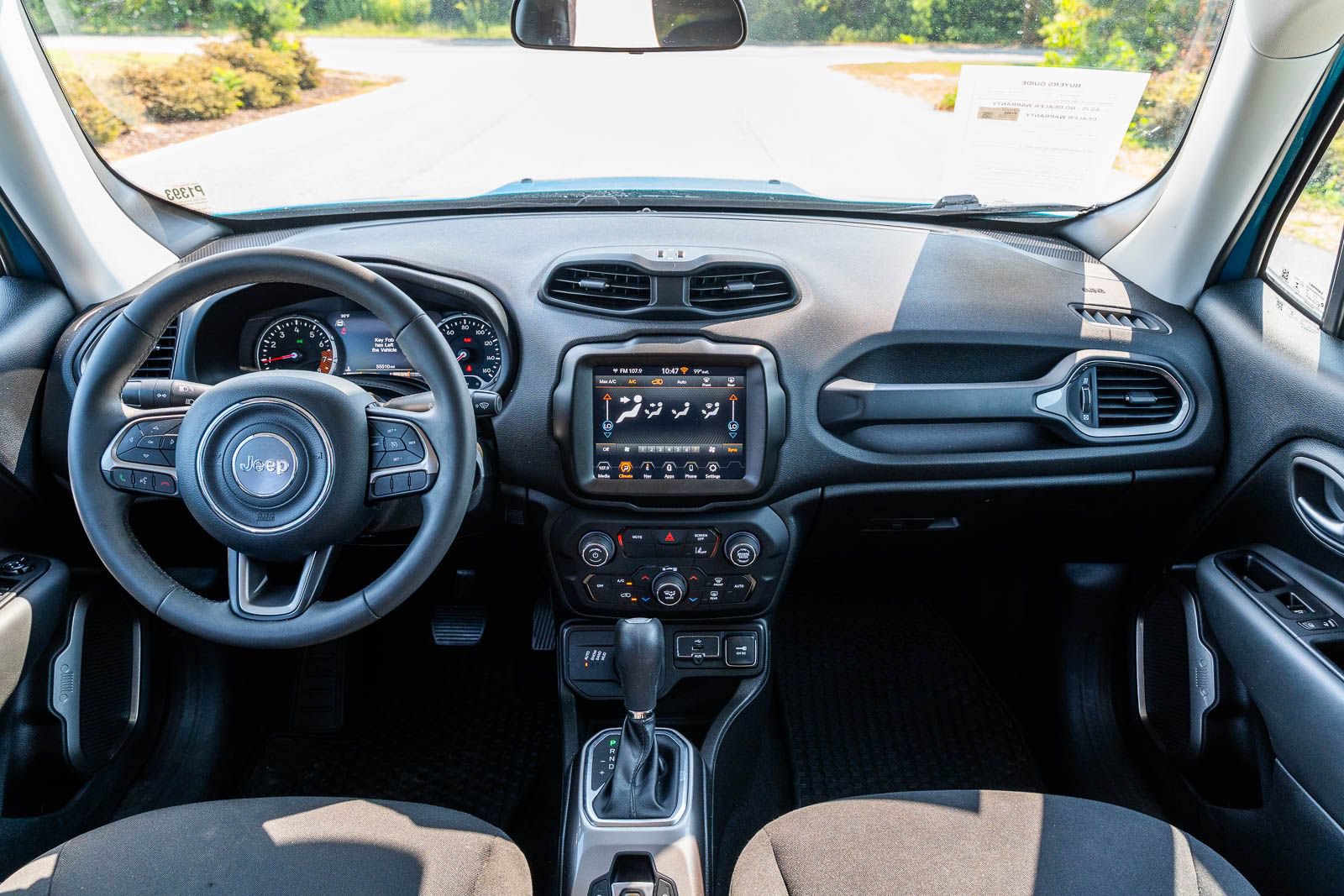 Used 2022 Jeep Renegade Latitude AWD/4WD image 21