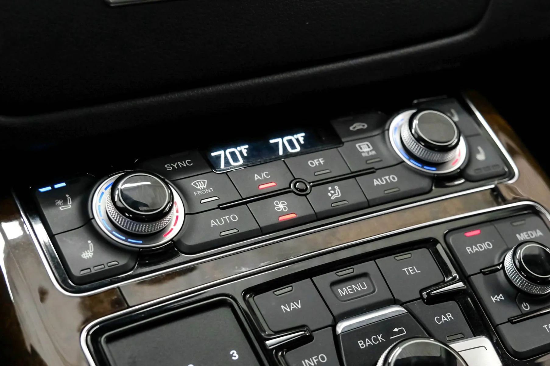 Used 2014 Audi A8 L 4.0T image 28