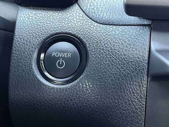 Used 2025 Toyota Camry SE image 25