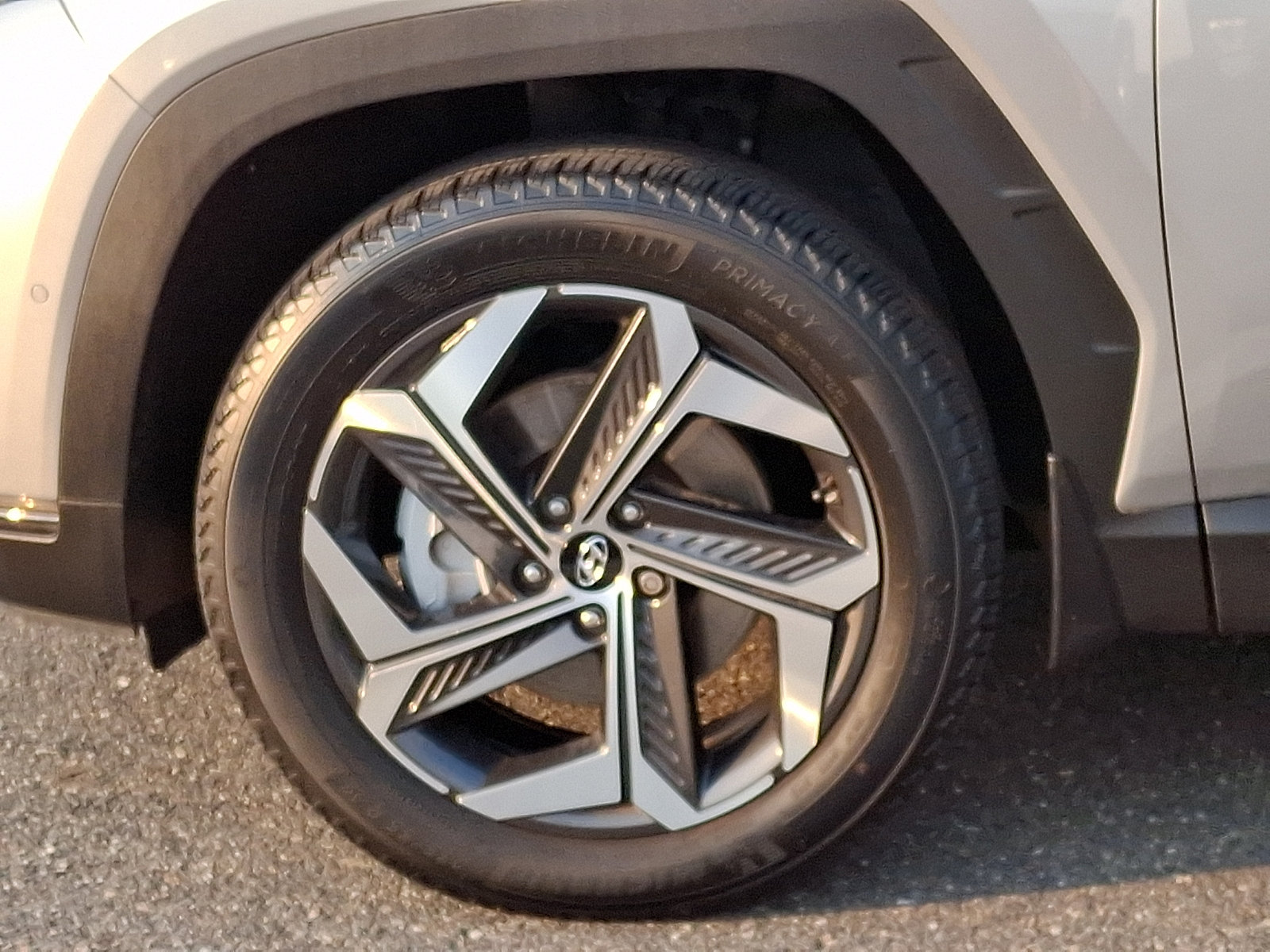 Certified 2024 Hyundai Tucson Limited AWD/4WD image 8