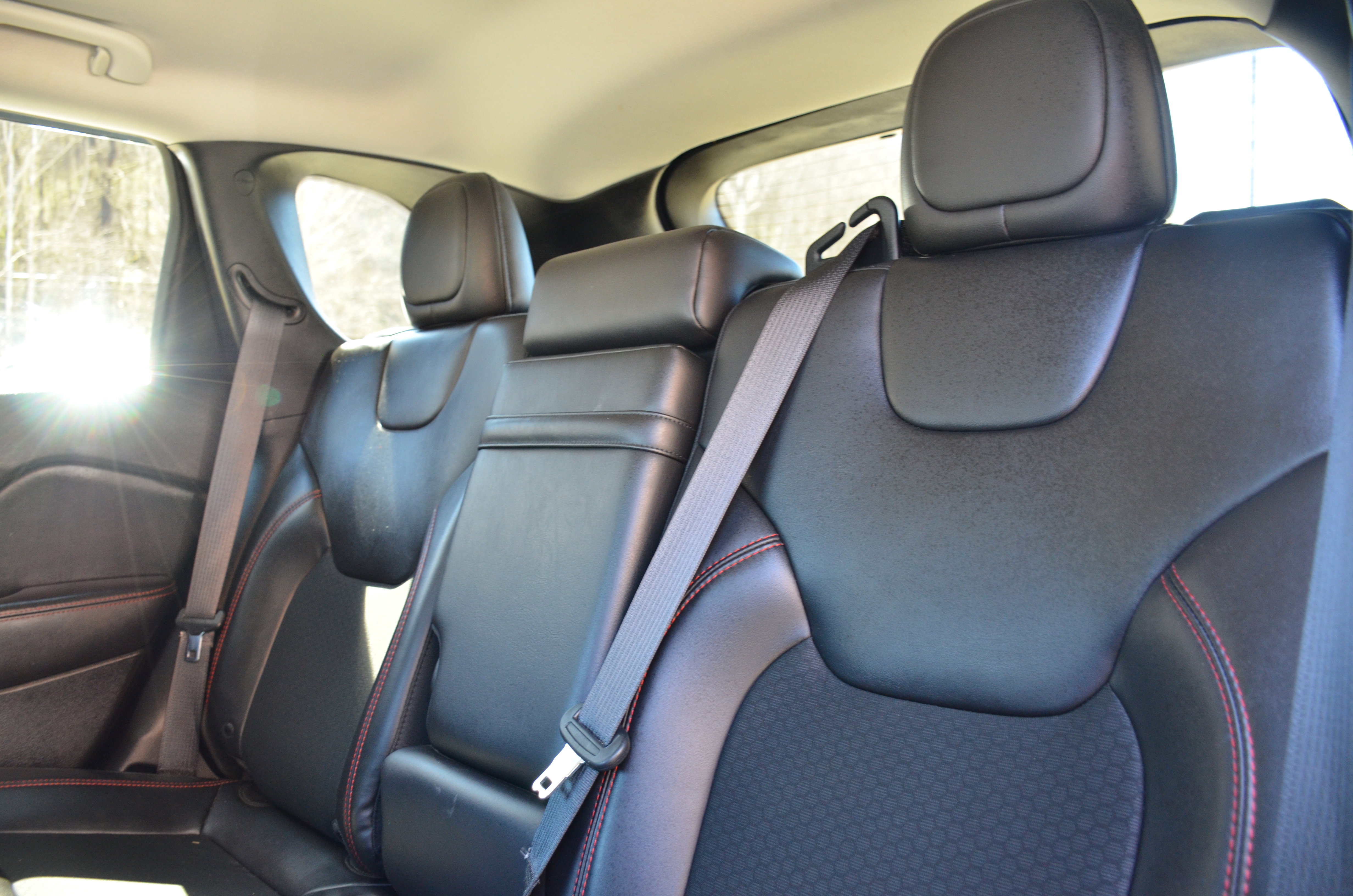 Used 2019 Jeep Cherokee Trailhawk w/ Cold Weather Group image 21