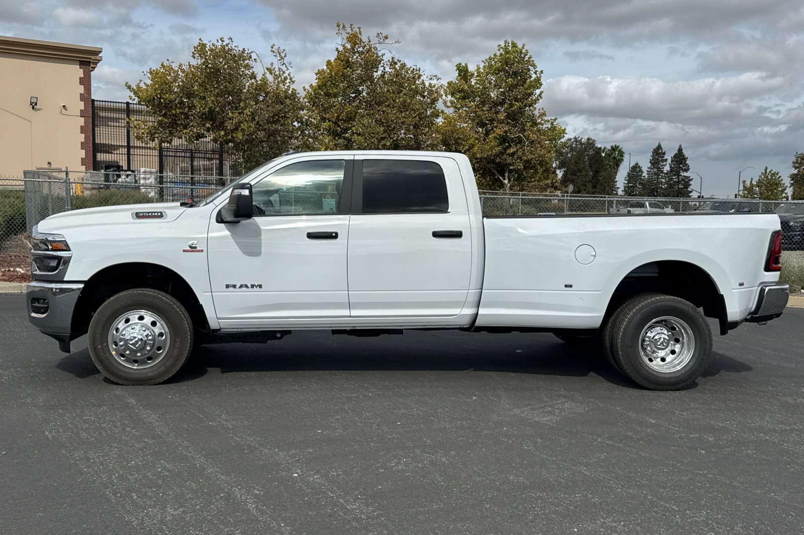New 2027 RAM 3500 Big Horn AWD/4WD image 6