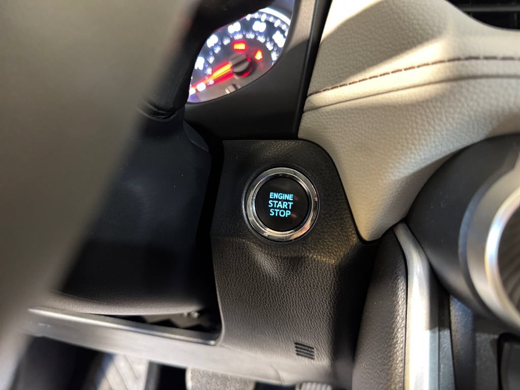 Used 2022 Toyota RAV4 XLE w/ Convenience Package AWD/4WD image 29