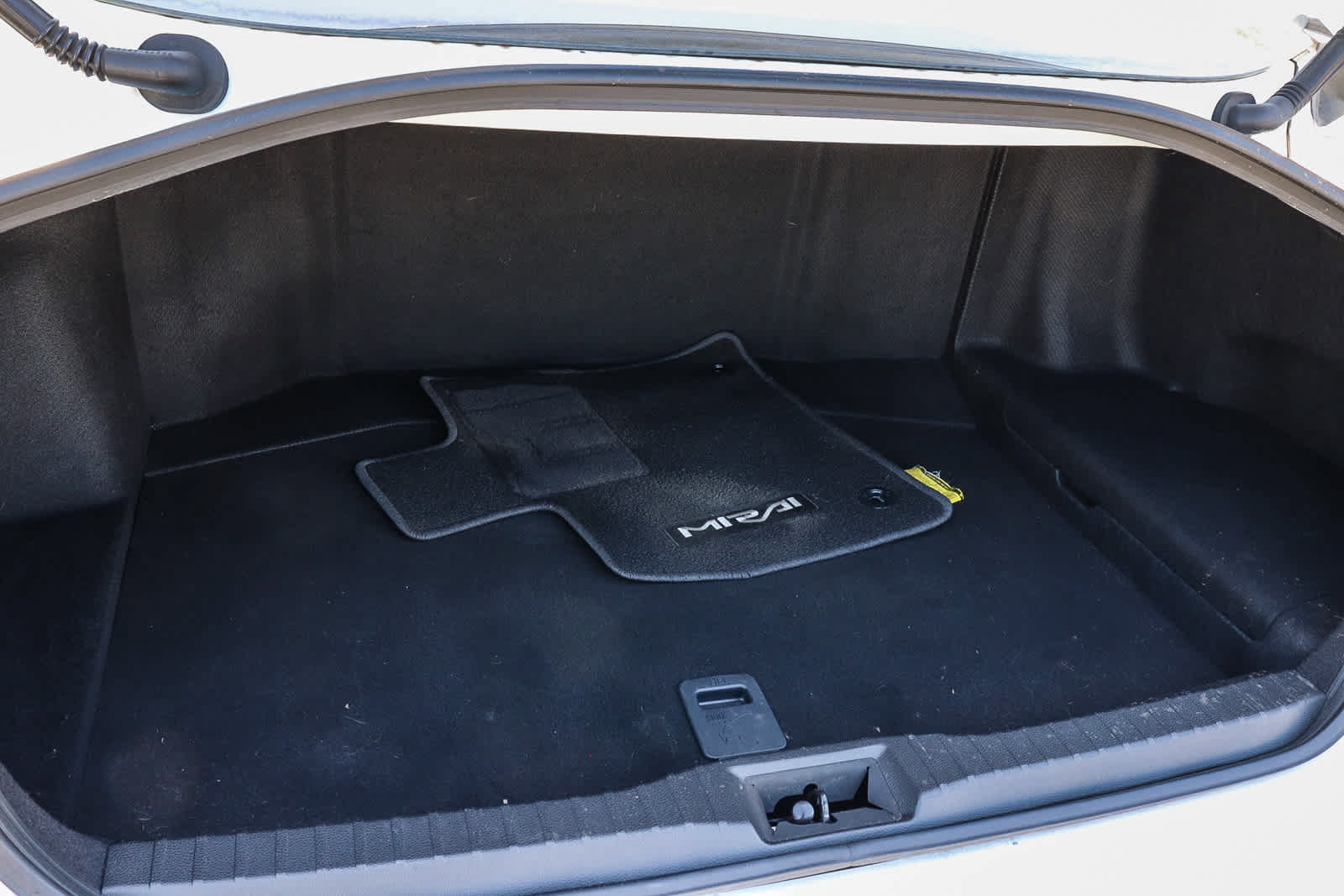 Used 2021 Toyota Mirai RWD image 17