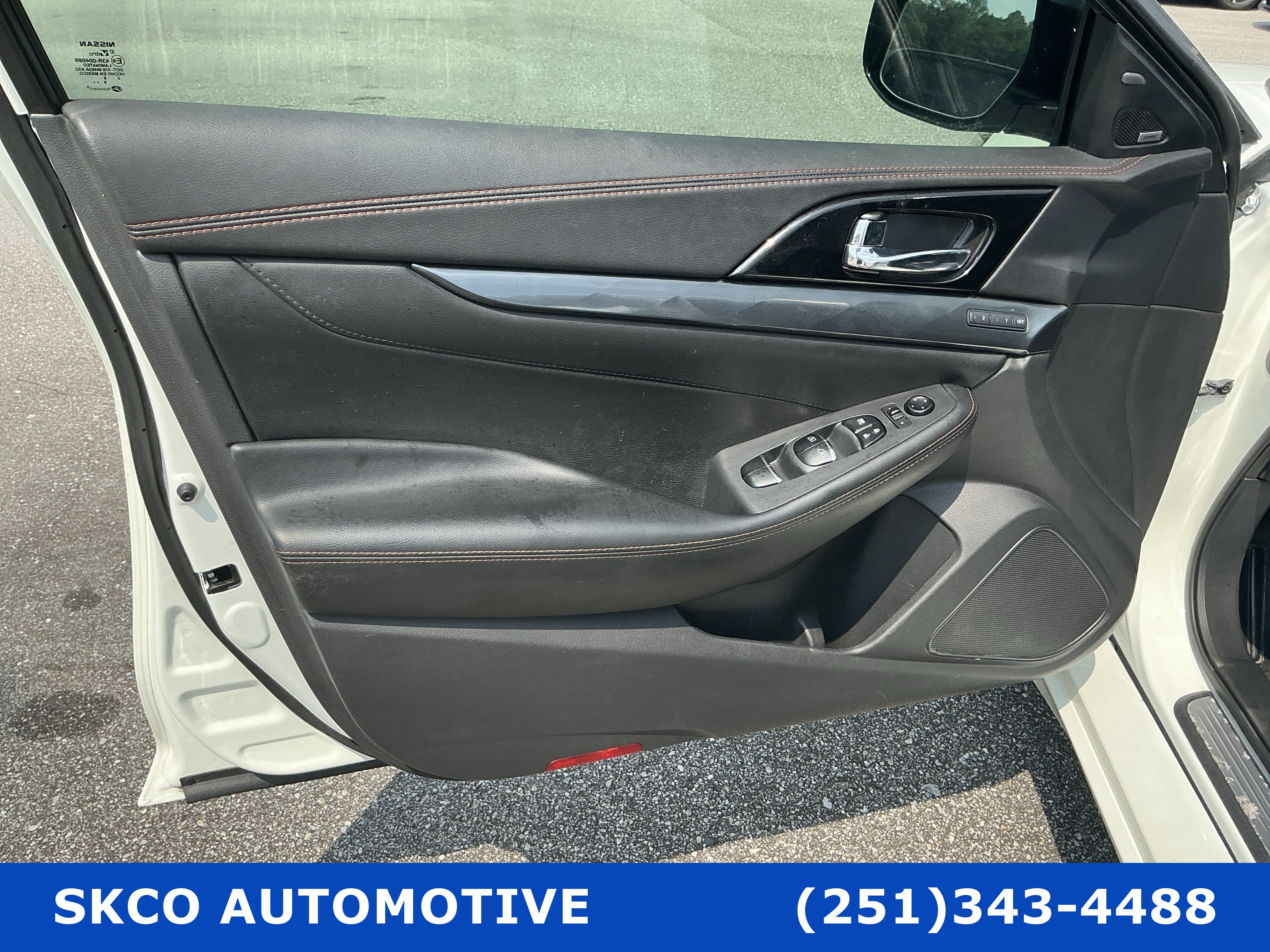 Used 2020 Nissan Maxima SR w/ Sport Mat Group FWD image 12