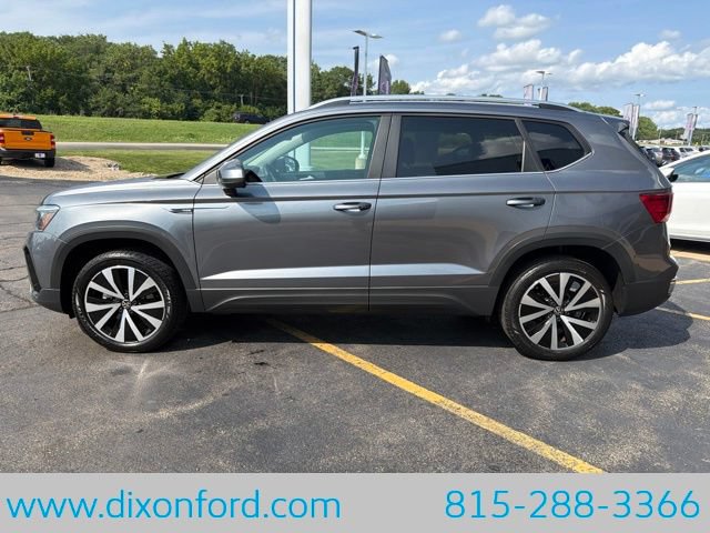 Used 2023 Volkswagen Taos SE FWD image 5