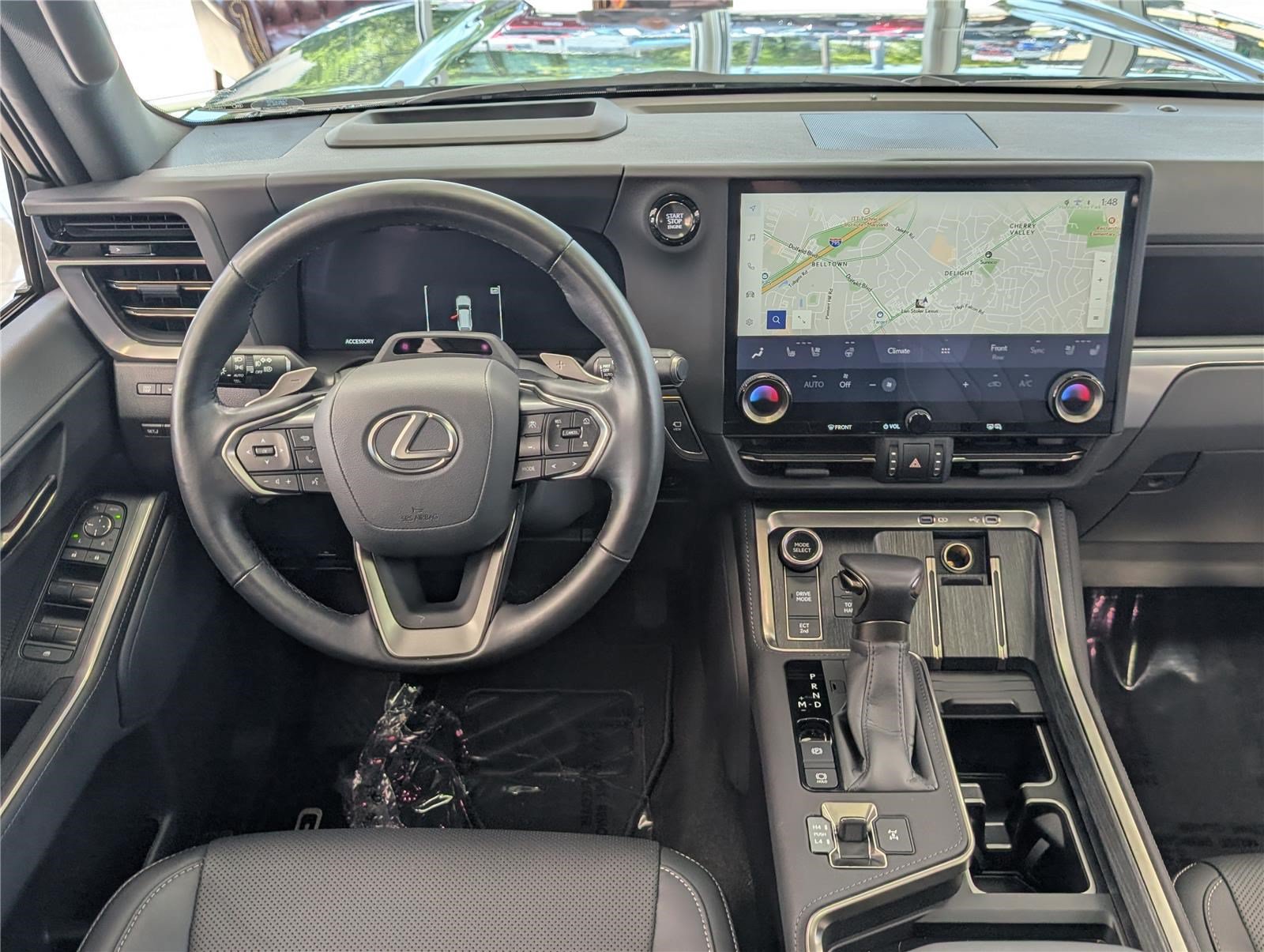 Used 2025 Lexus GX 550 w/ Accessory Package (2T) AWD/4WD image 19