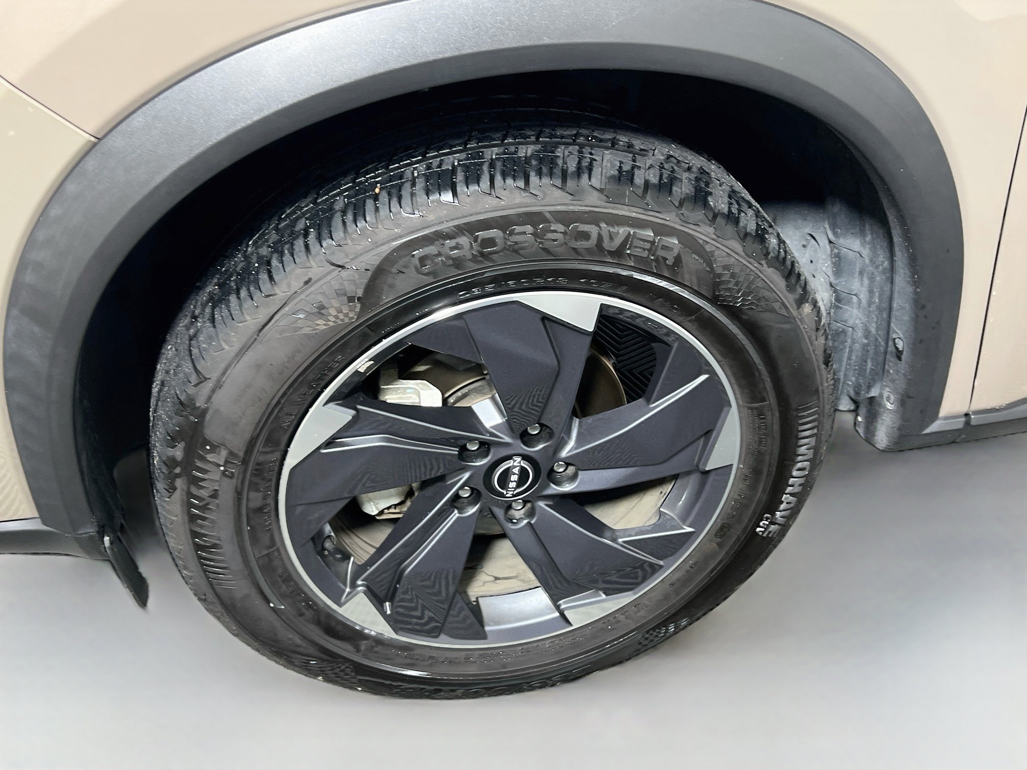 Used 2025 Nissan Rogue SV FWD image 13