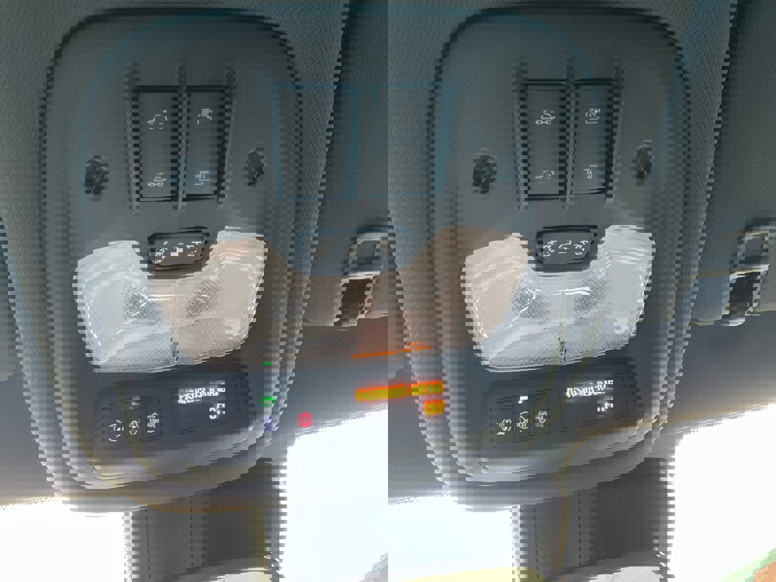 Used 2021 Chevrolet TrailBlazer RS w/ Sun and Liftgate Package image 16