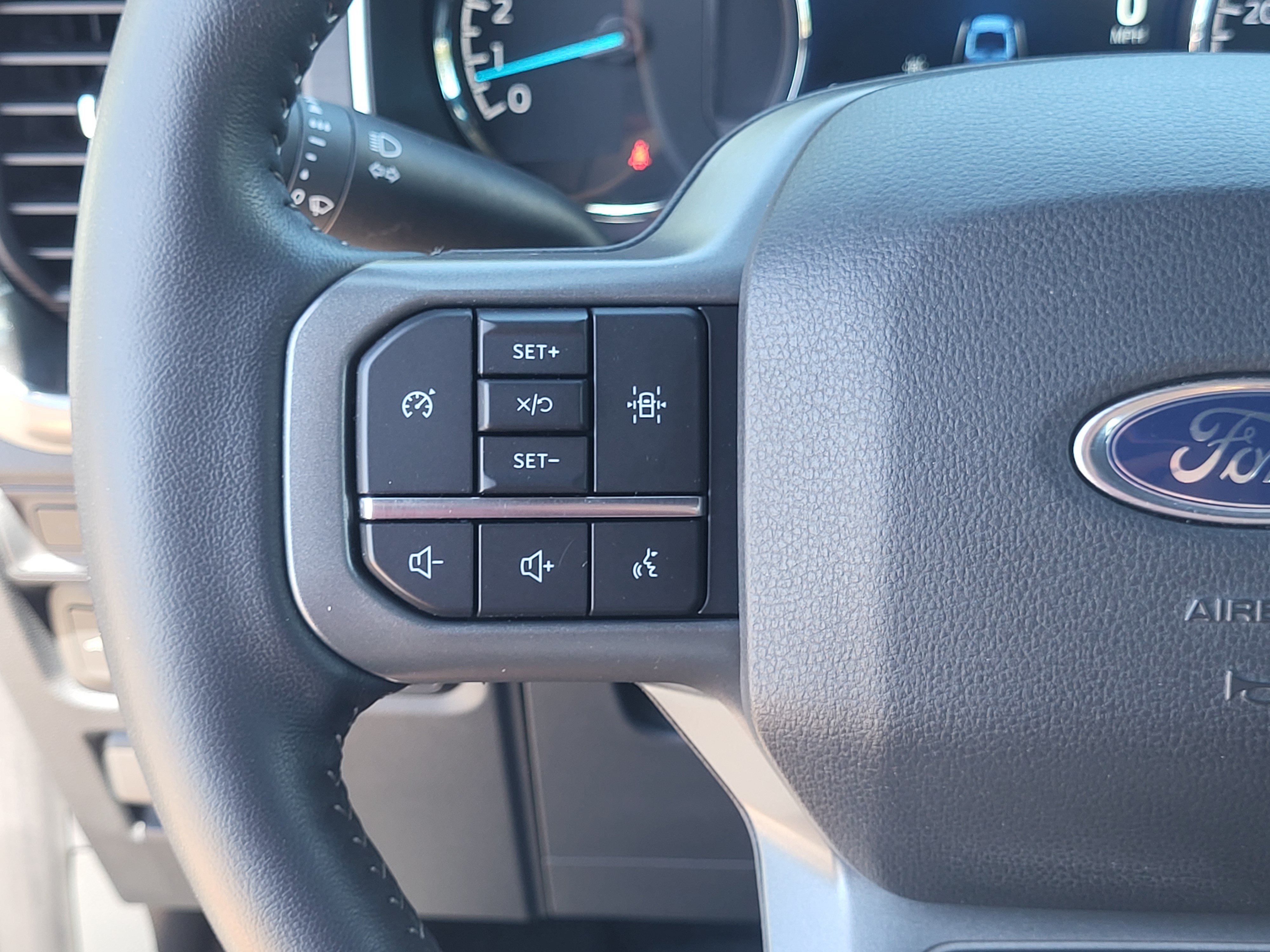 Used 2022 Ford F150 XLT w/ Equipment Group 302A High AWD/4WD image 14