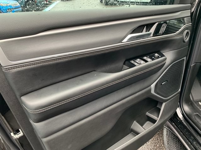 New 2026 Jeep Grand Wagoneer 4WD w/ Premium Group I image 16