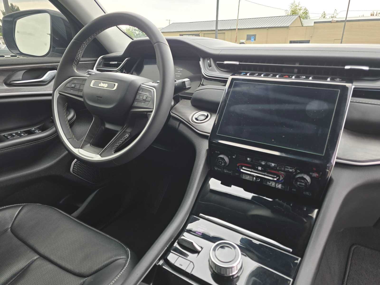 Used 2022 Jeep Grand Cherokee Limited 4xe w/ Luxury Tech Group II AWD/4WD image 11