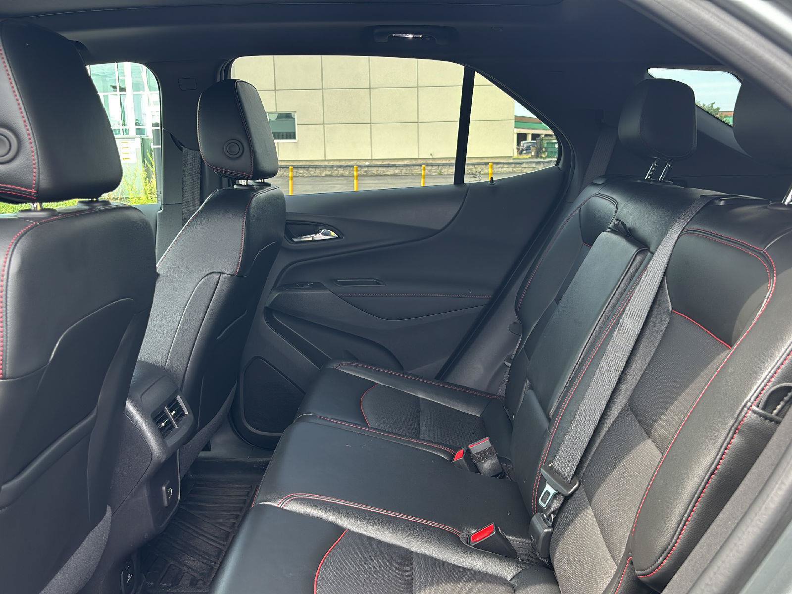 Used 2024 Chevrolet Equinox RS w/ RS Leather Package AWD/4WD image 32
