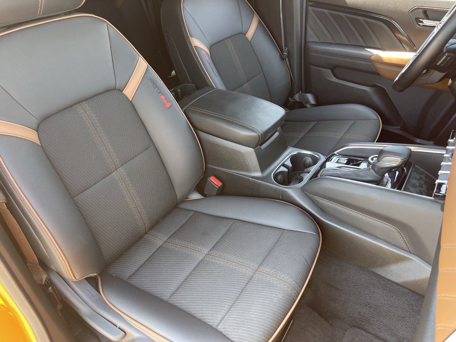 Certified 2025 GMC Canyon AT4 AWD/4WD image 11