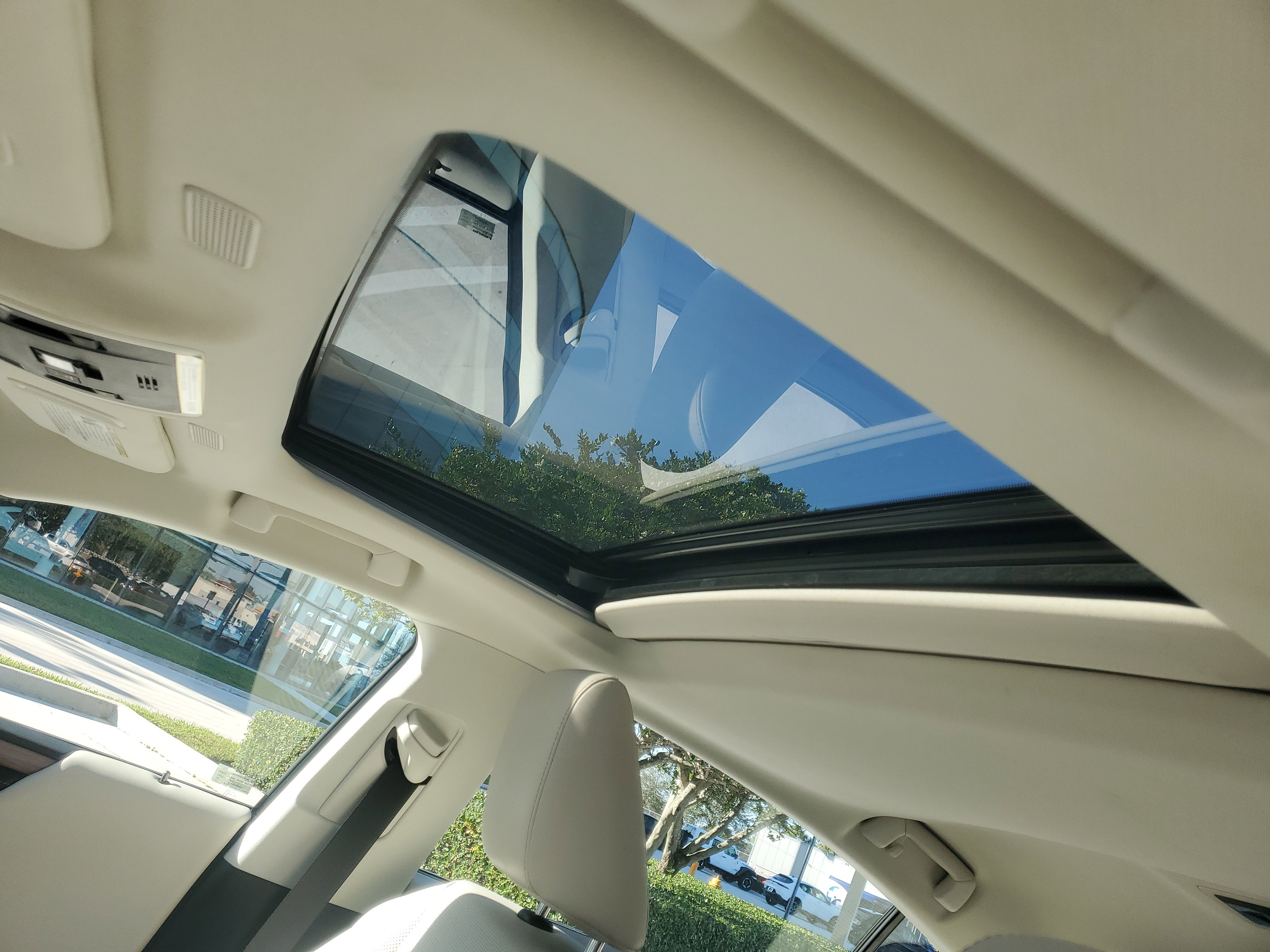 Used 2025 Lexus ES 350 w/ Premium Package image 22