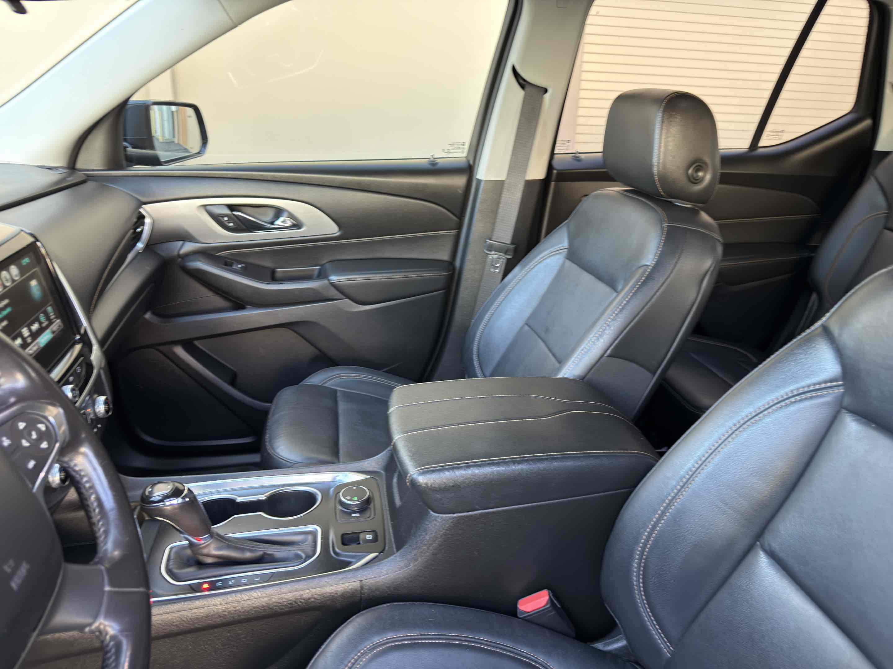 Used 2019 Chevrolet Traverse LT w/ LPO, Floor Liner Package image 40