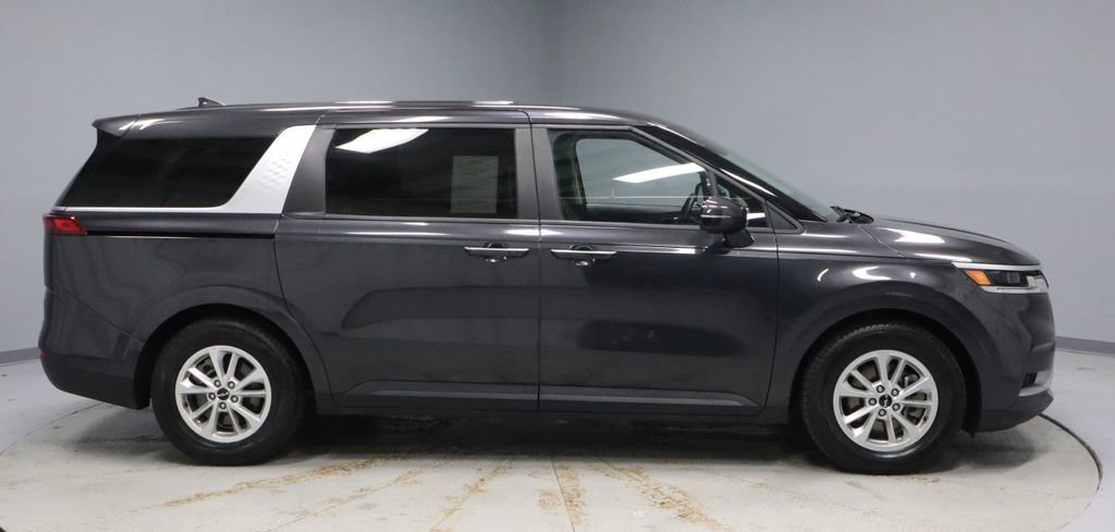 Used 2024 Kia Carnival LX FWD image 13