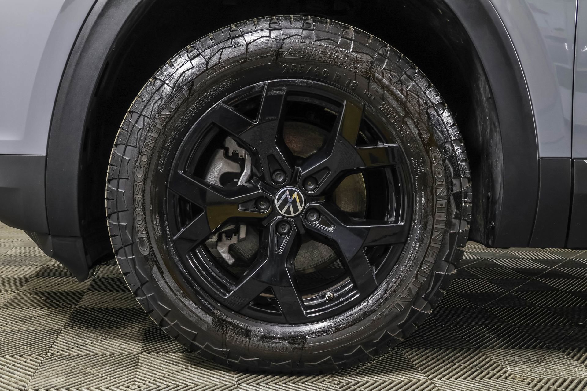 Used 2024 Volkswagen Atlas Peak Edition SE image 23