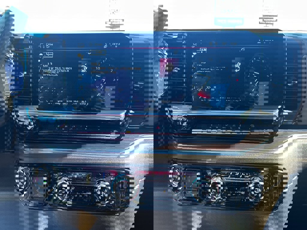 Used 2024 GMC Sierra 2500 SLT image 28