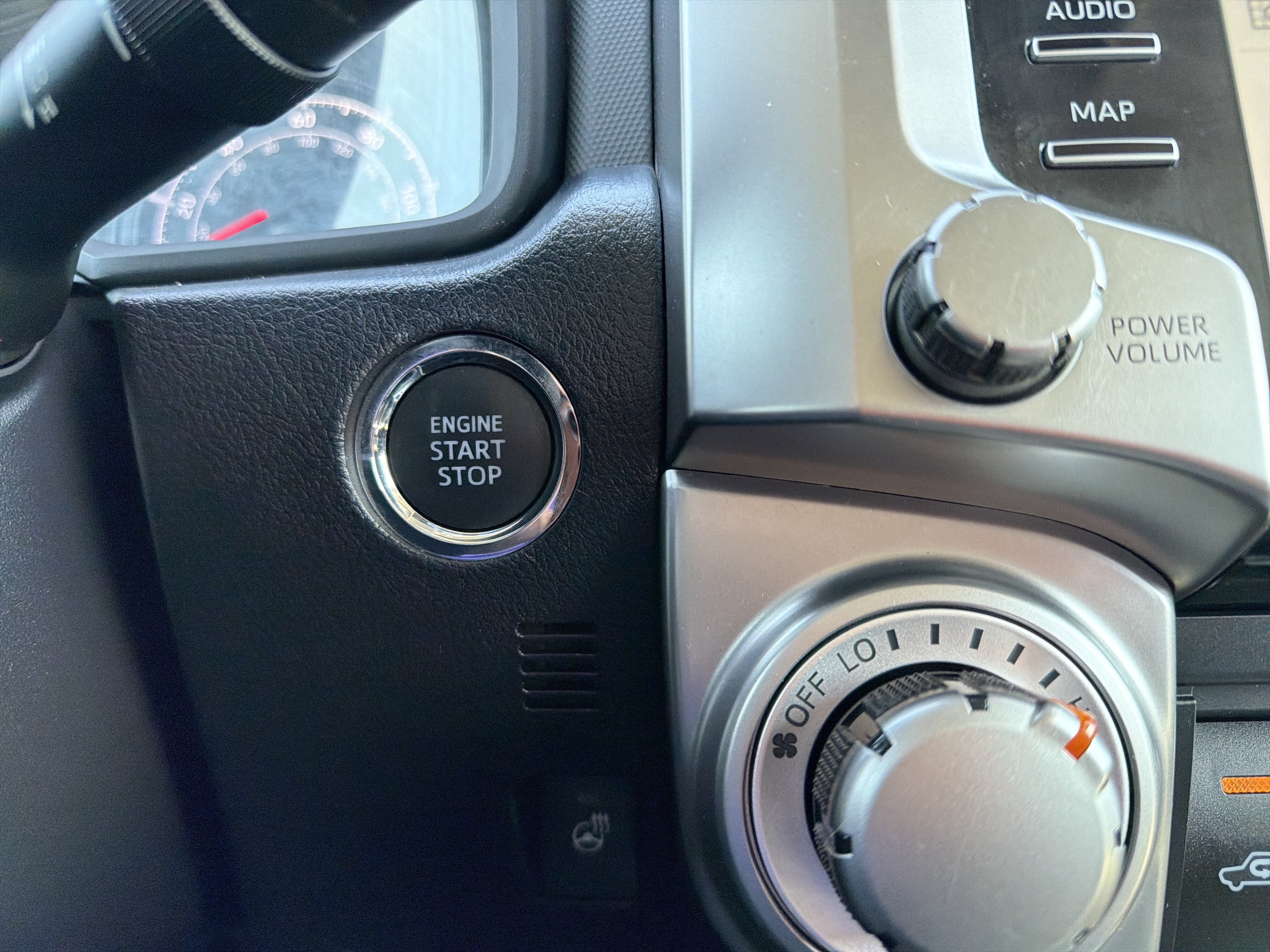 Used 2023 Toyota 4Runner SR5 Premium w/ Moonroof Package AWD/4WD image 18
