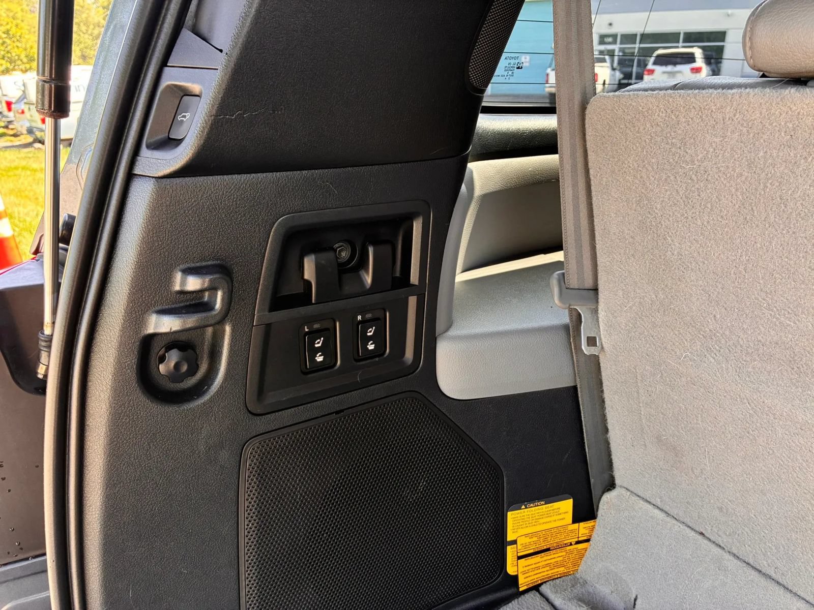 Used 2010 Toyota Sequoia Limited AWD/4WD image 36