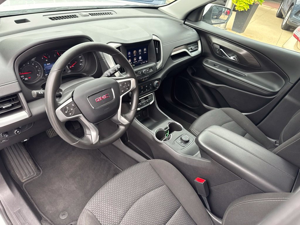Used 2024 GMC Terrain SLE AWD/4WD image 13