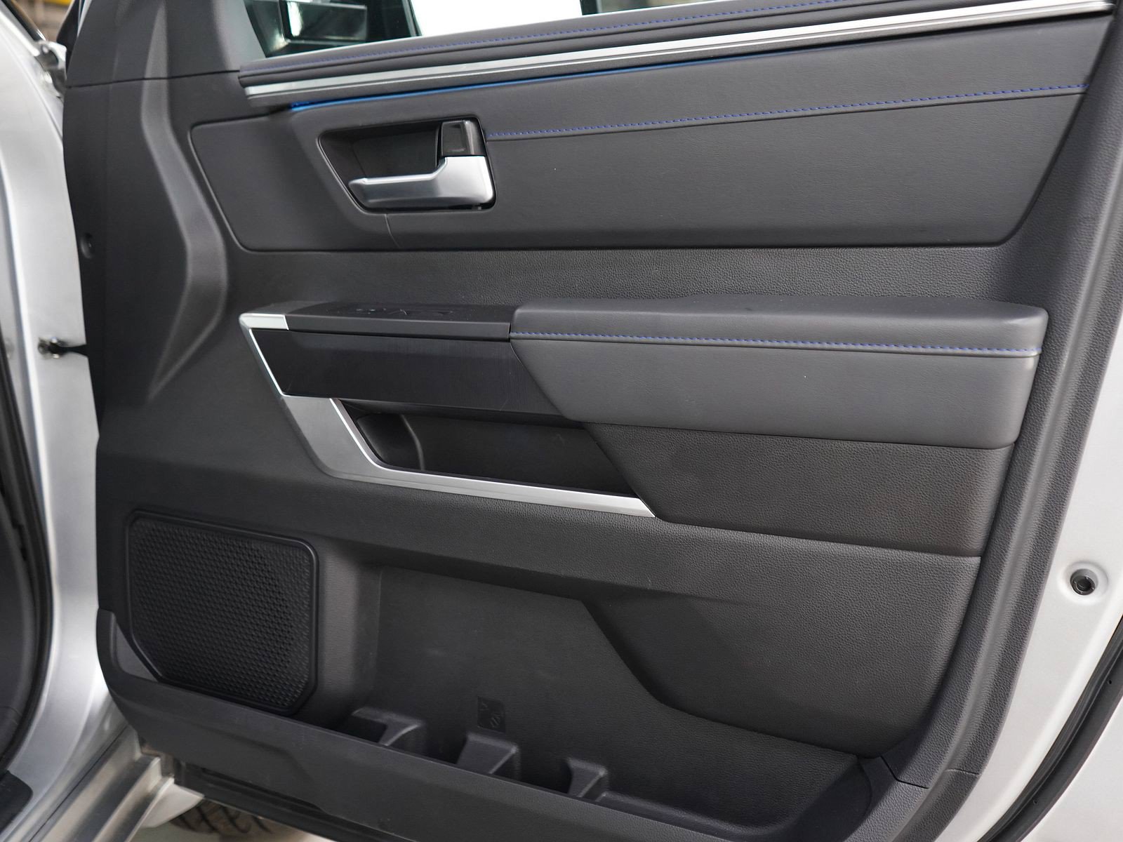 Used 2023 Toyota Tundra Platinum AWD/4WD image 12