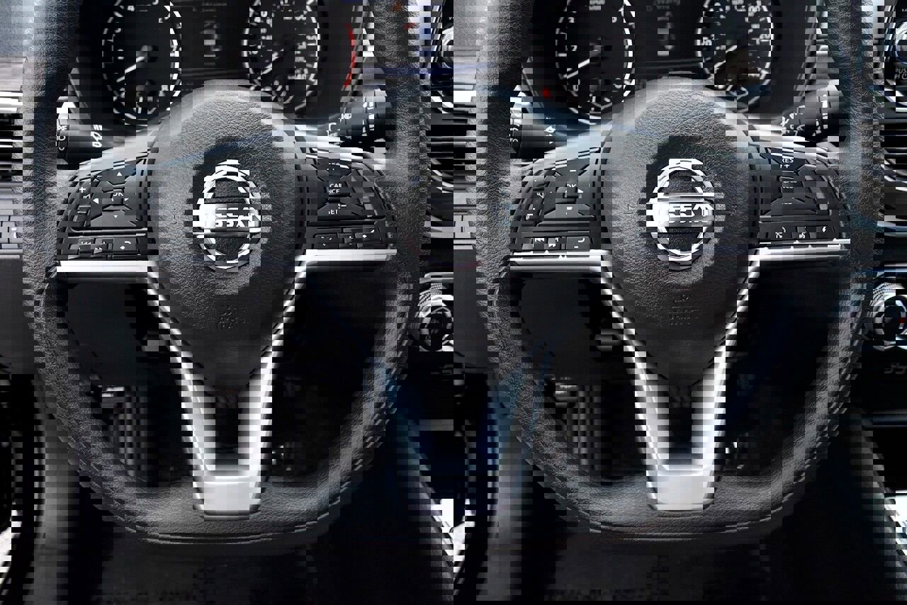 Used 2025 Nissan Altima 2.5 SV image 19