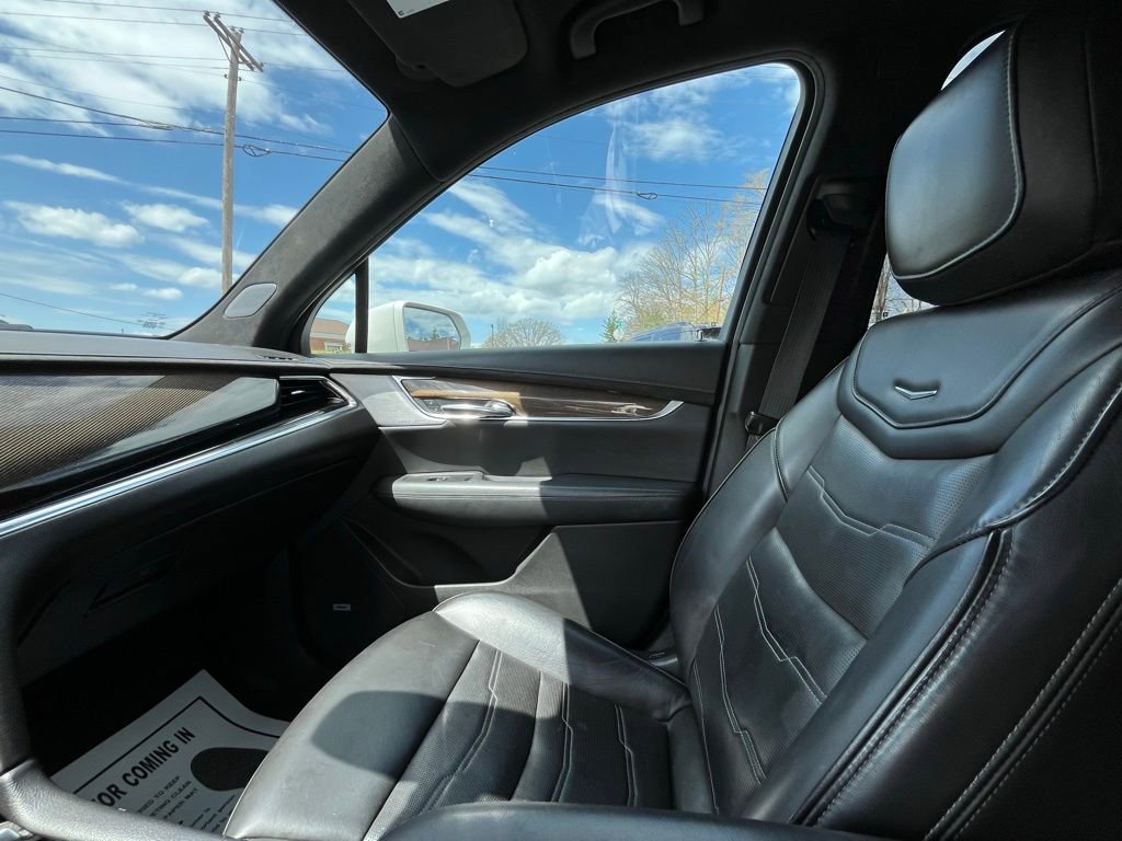 Used 2020 Cadillac XT6 Premium Luxury w/ Platinum Package AWD/4WD image 14